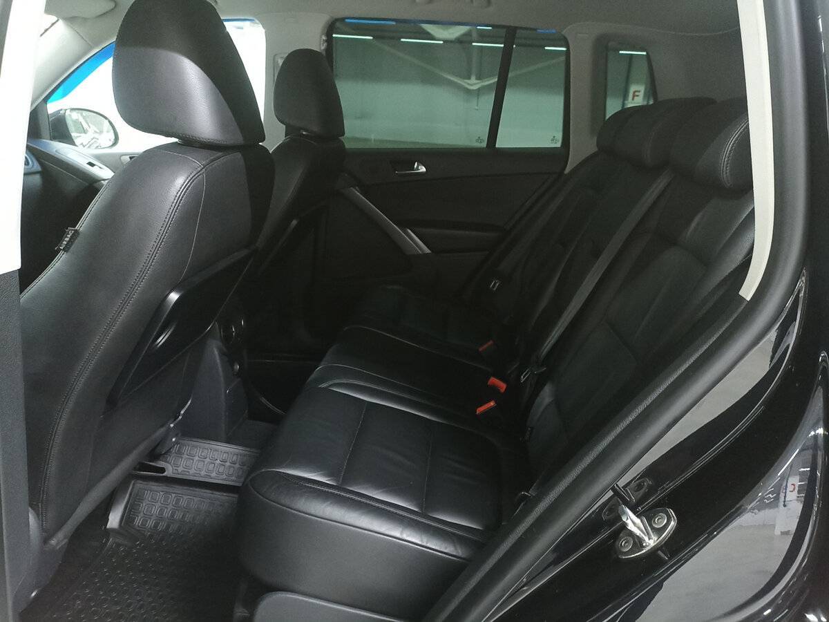 Volkswagen Tiguan с пробегом — 2009 год. Фото: #11