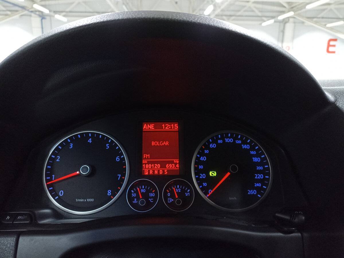 Volkswagen Tiguan с пробегом — 2009 год. Фото: #12