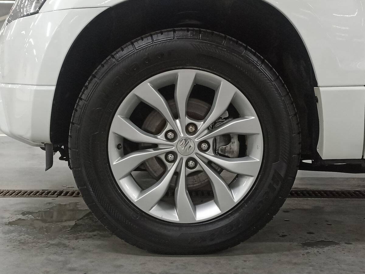 Suzuki Grand Vitara с пробегом — 2013 год. Фото: #17