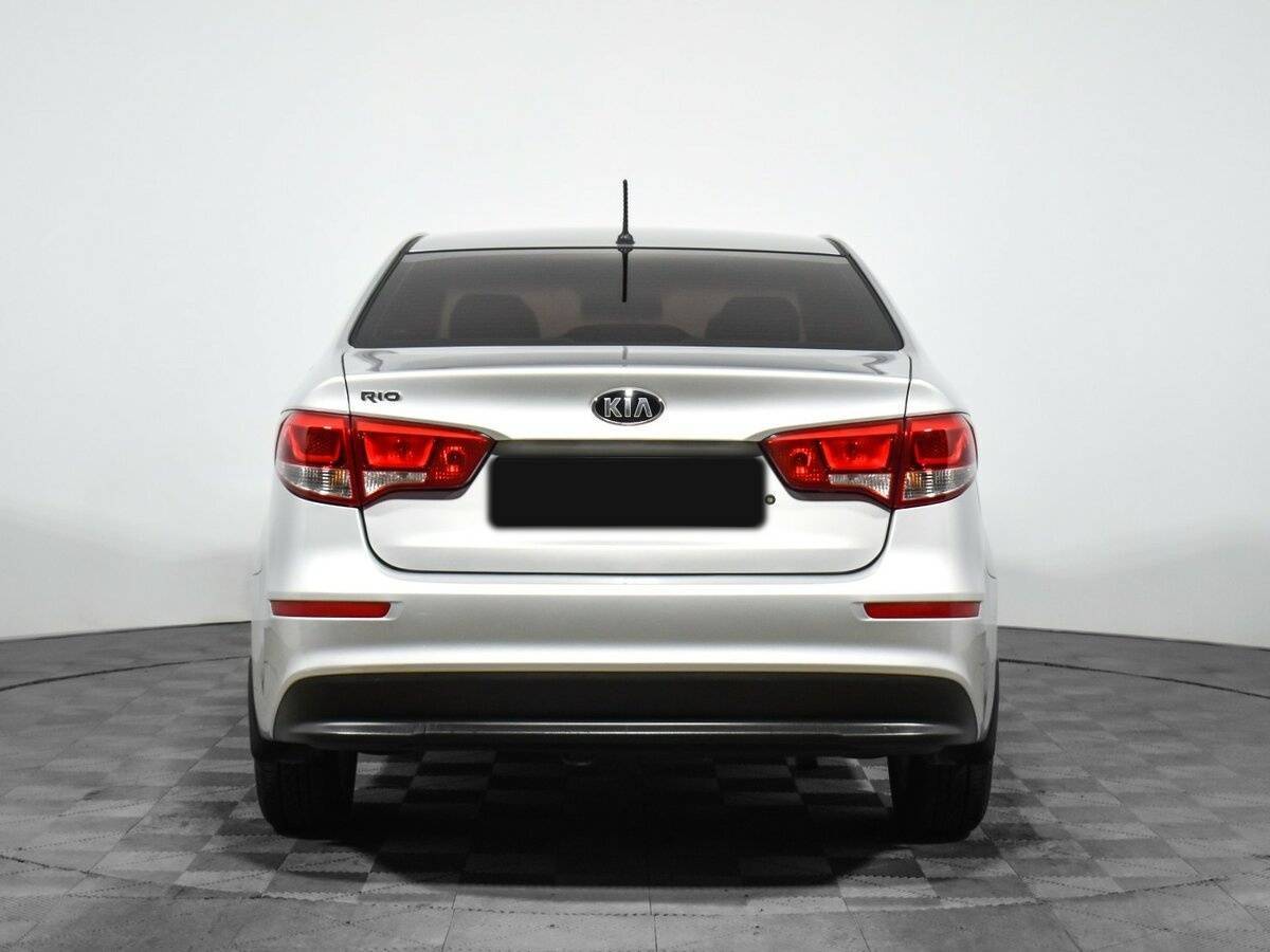 Kia Rio с пробегом — 2016 год. Фото: #5