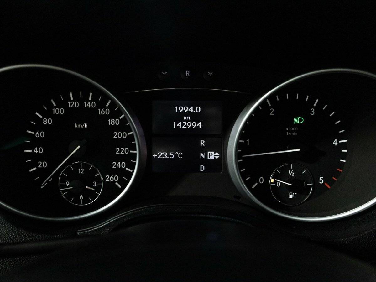 Mercedes-Benz M-Класс с пробегом — 2011 год. Фото: #11