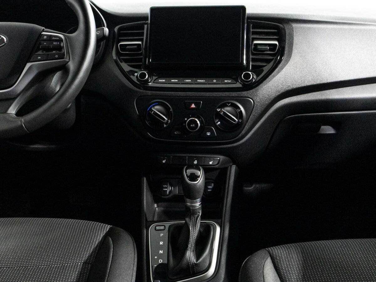 Hyundai Solaris с пробегом — 2021 год. Фото: #13