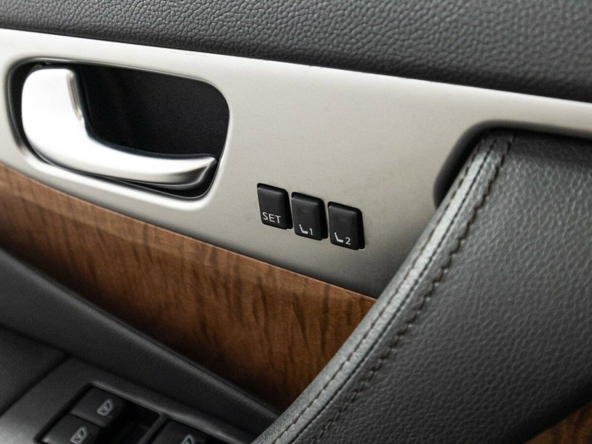 Infiniti QX70 с пробегом — 2016 год. Фото: #17