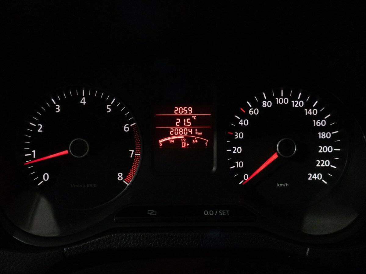 Volkswagen Polo с пробегом — 2010 год. Фото: #11