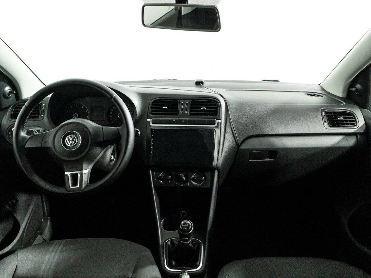 Volkswagen Polo с пробегом — 2010 год. Фото: #12