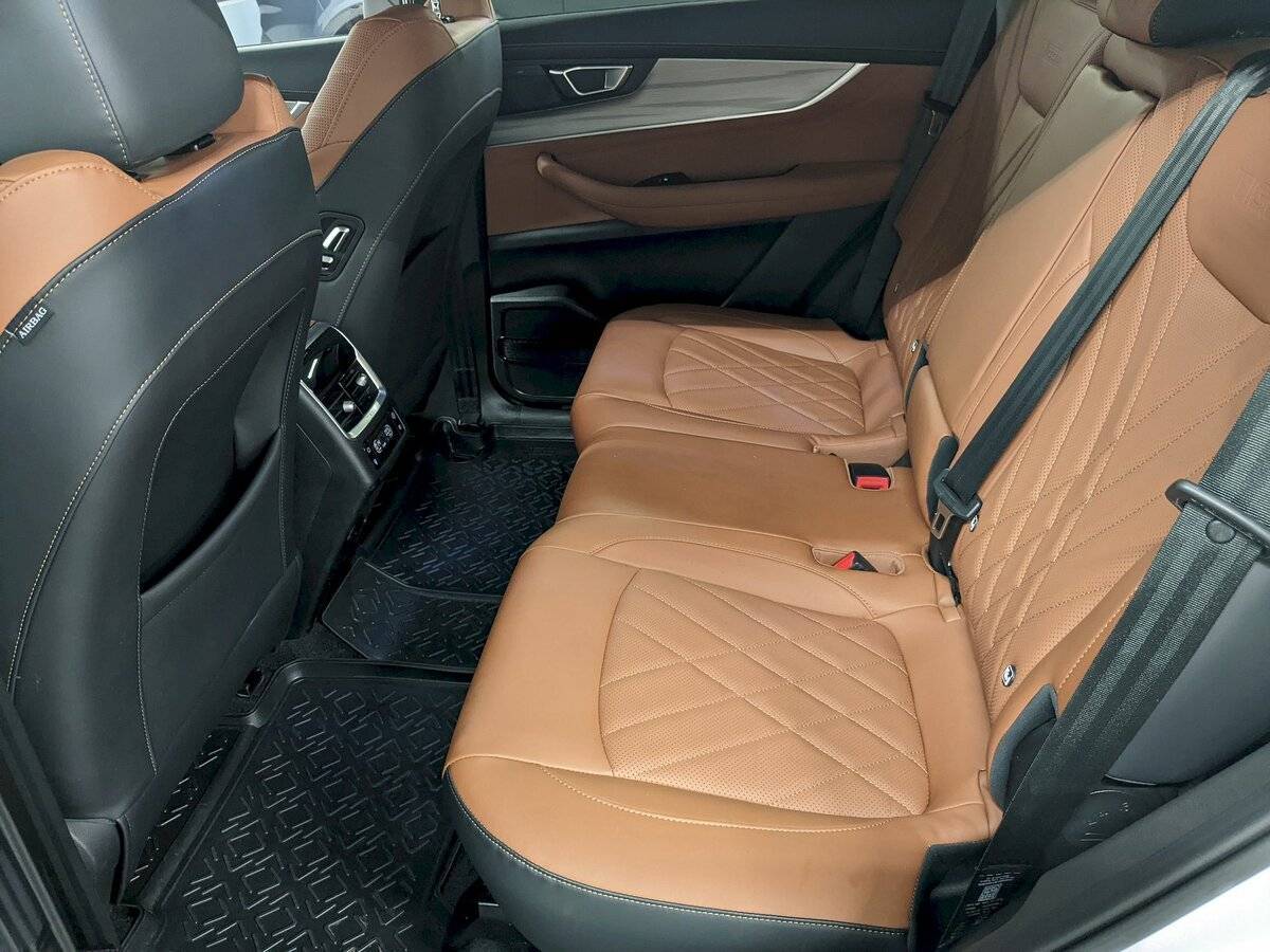 Chery Tiggo 8 Pro e+ с пробегом — 2023 год. Фото: #17