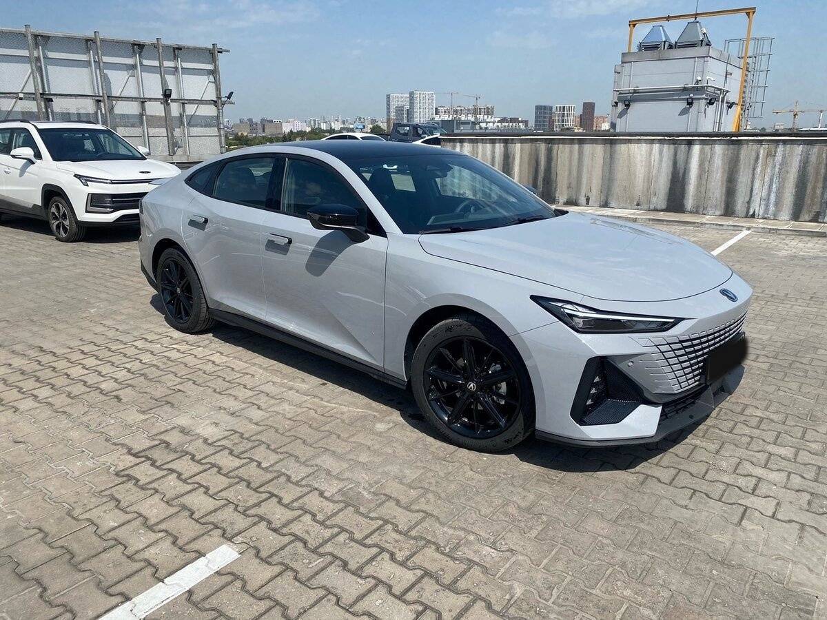 Changan UNI-V с пробегом — 2024 год. Фото: #2