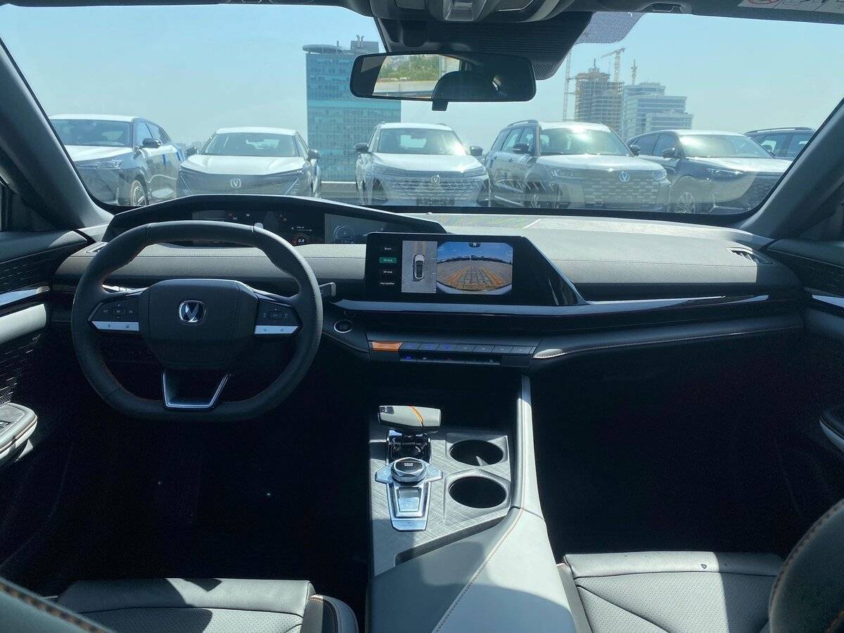 Changan UNI-V с пробегом — 2024 год. Фото: #7