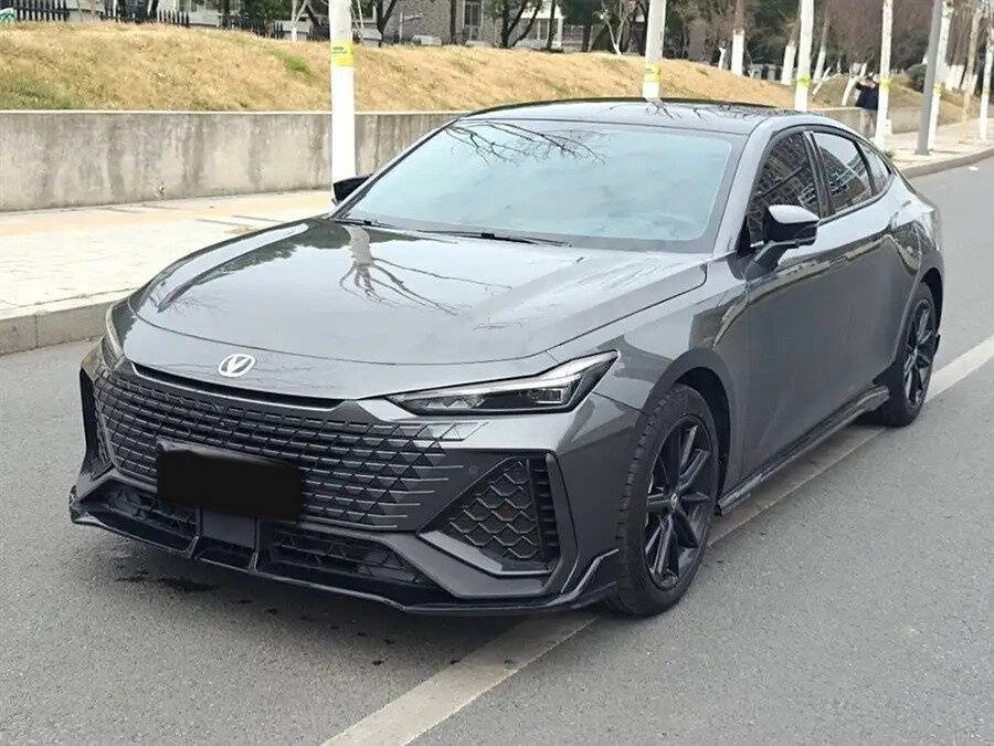 Changan UNI-V с пробегом — 2022 год. Фото: #2