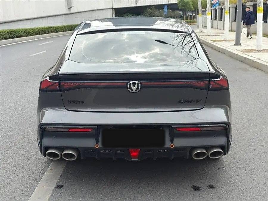 Changan UNI-V с пробегом — 2022 год. Фото: #3