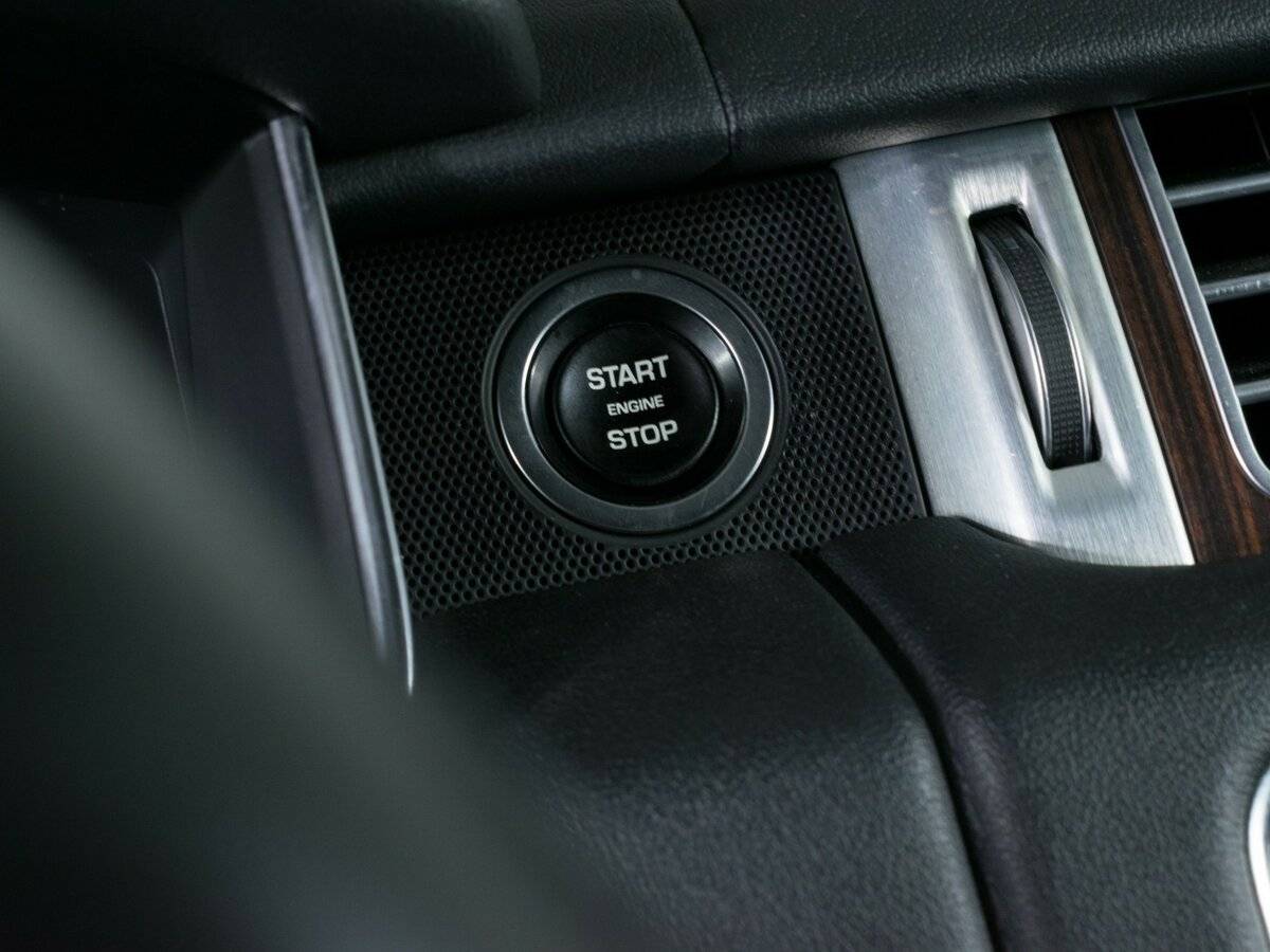 Land Rover Range Rover с пробегом — 2014 год. Фото: #17