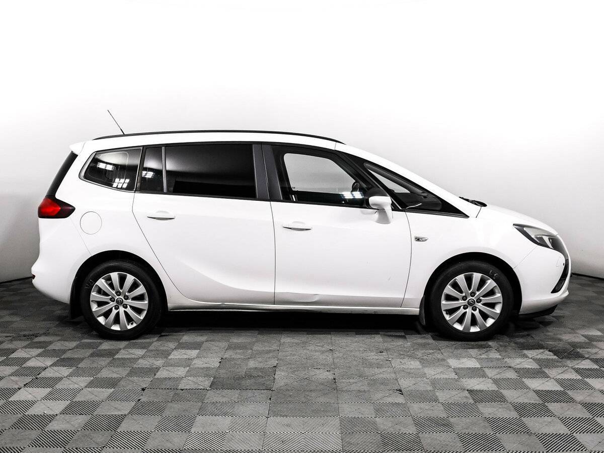 Opel Zafira с пробегом — 2013 год. Фото: #3