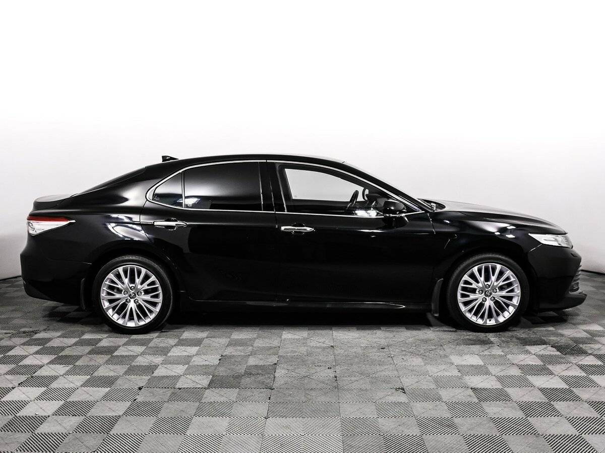 Toyota Camry с пробегом — 2021 год. Фото: #3