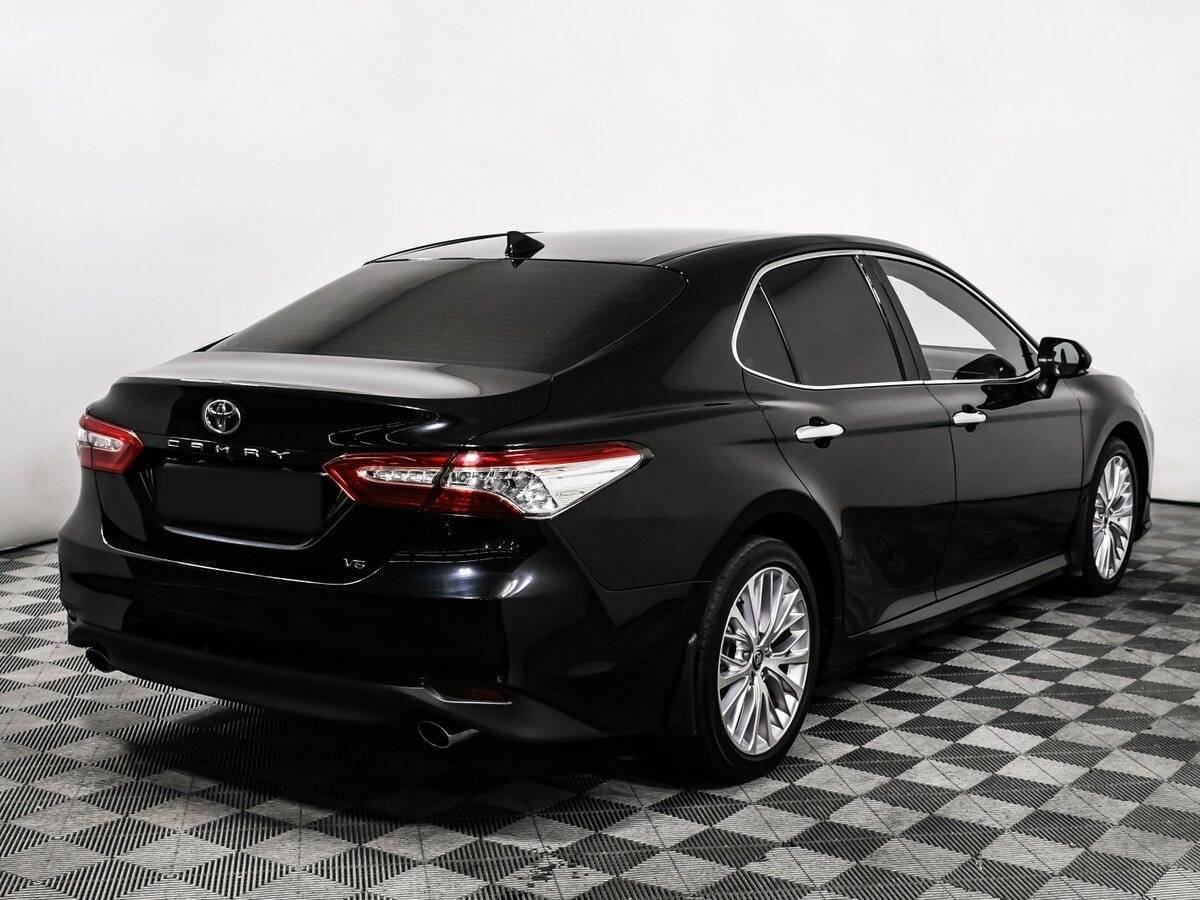 Toyota Camry с пробегом — 2021 год. Фото: #4