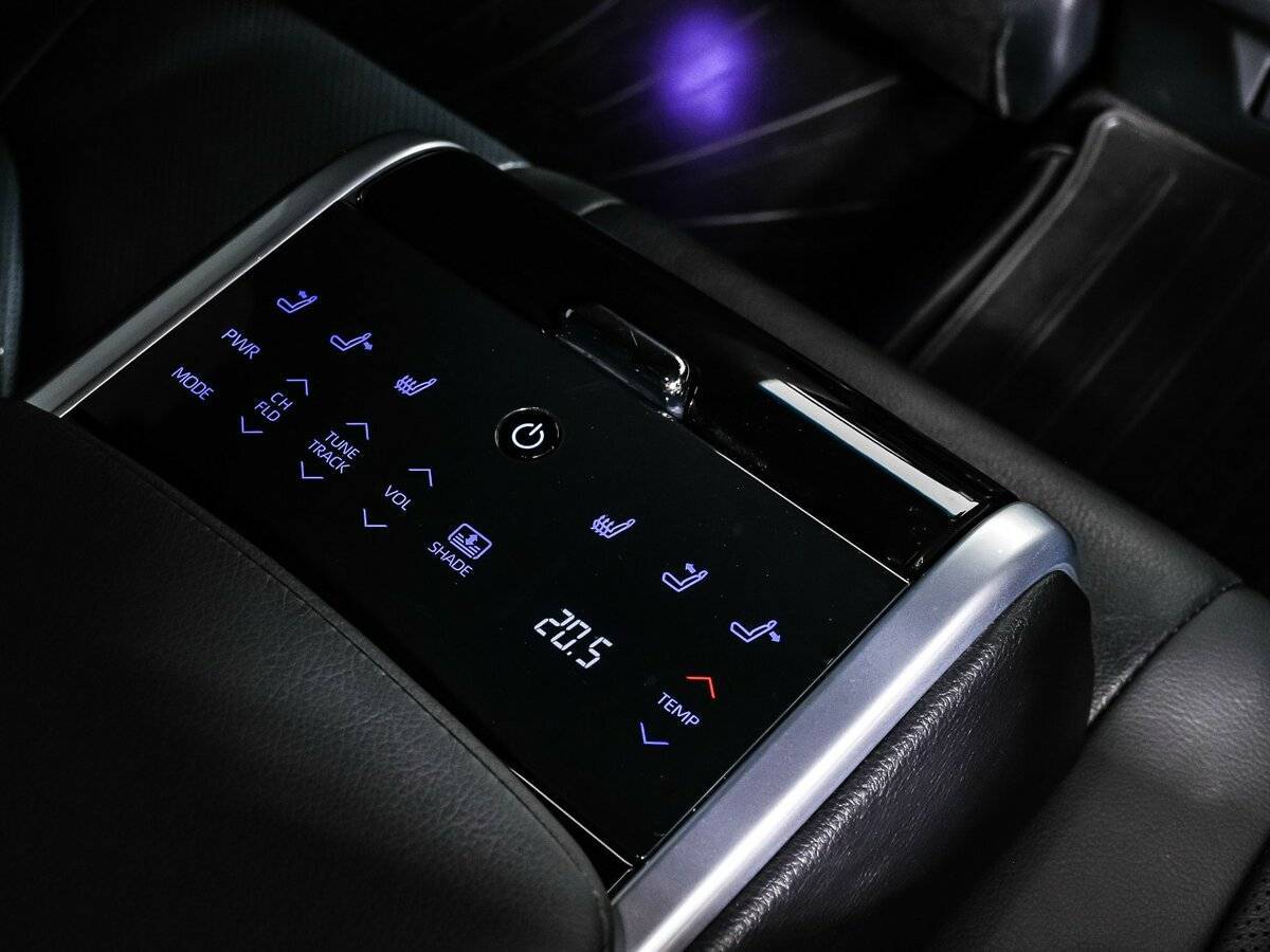 Toyota Camry с пробегом — 2021 год. Фото: #15