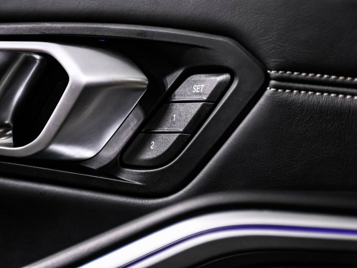 BMW 3 серии с пробегом — 2019 год. Фото: #19