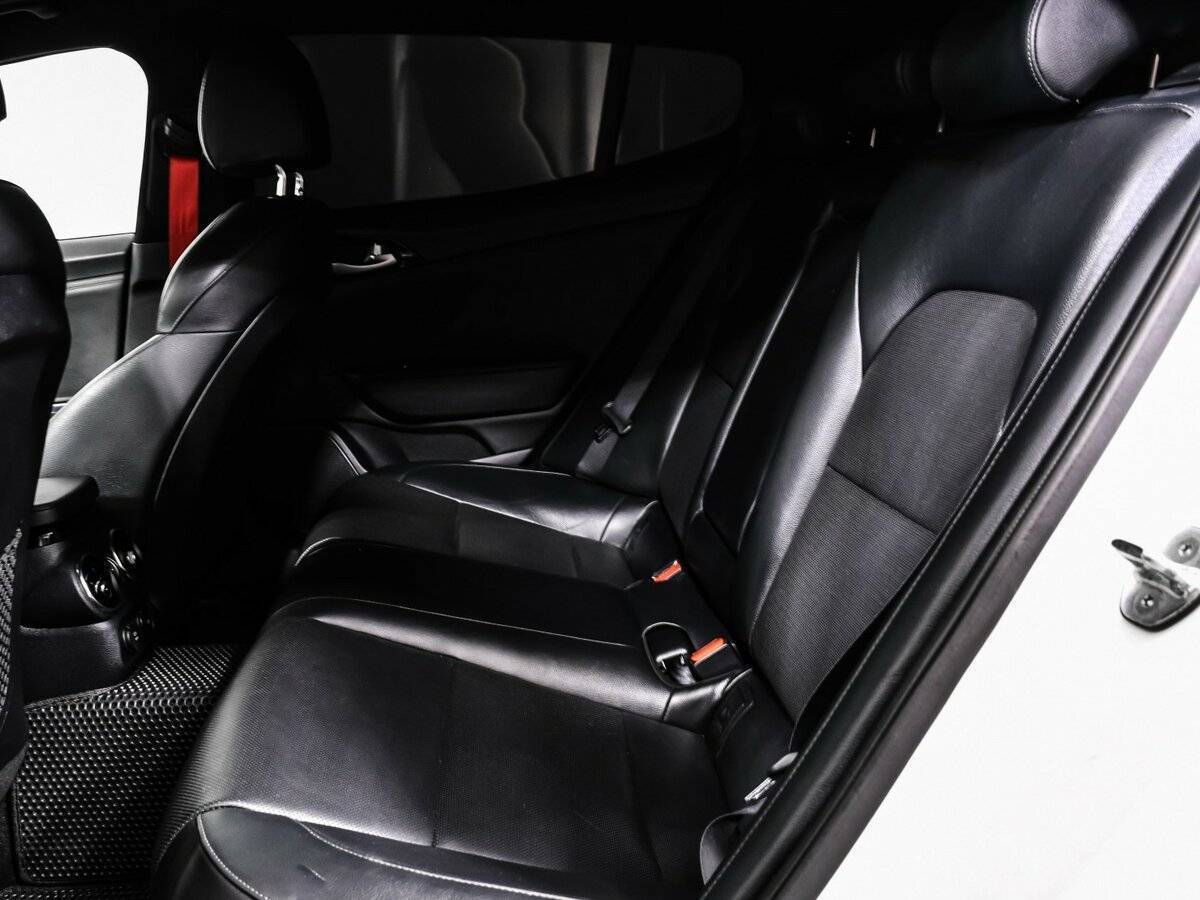 Kia Stinger с пробегом — 2019 год. Фото: #11