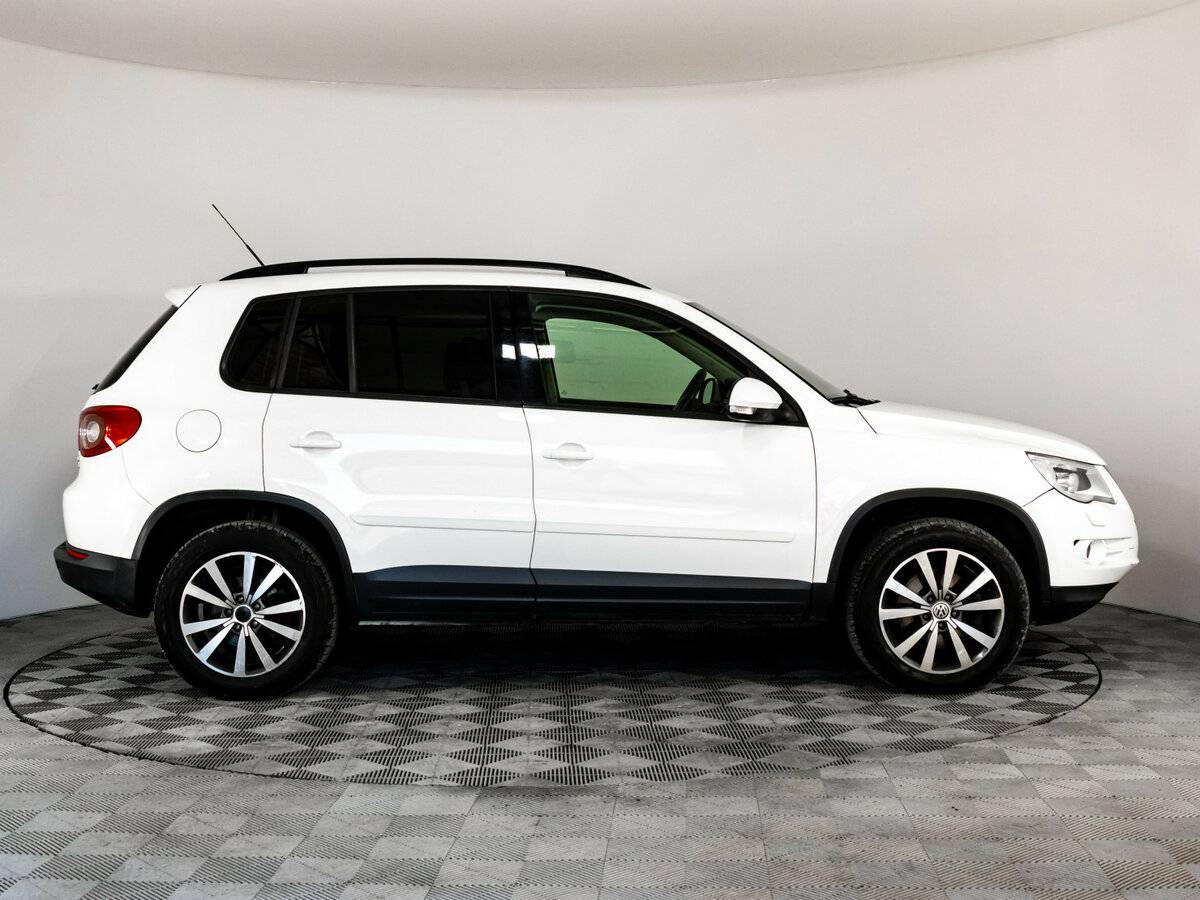 Volkswagen Tiguan с пробегом — 2010 год. Фото: #3