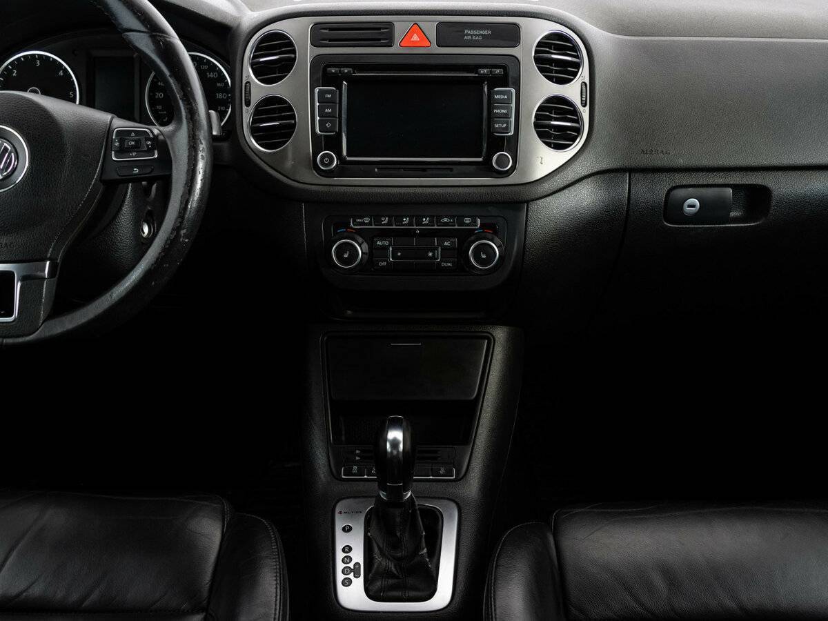 Volkswagen Tiguan с пробегом — 2010 год. Фото: #10