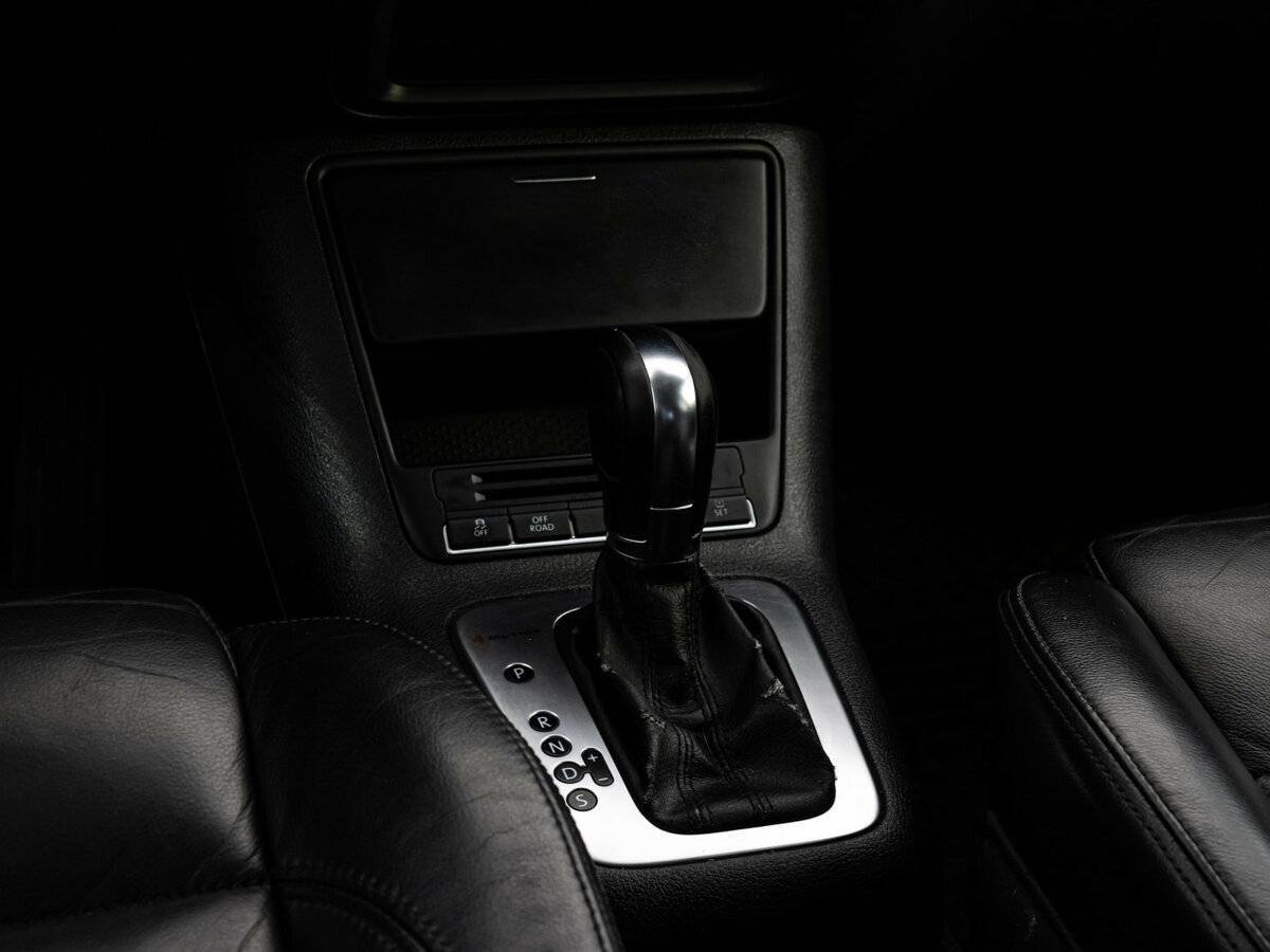 Volkswagen Tiguan с пробегом — 2010 год. Фото: #11