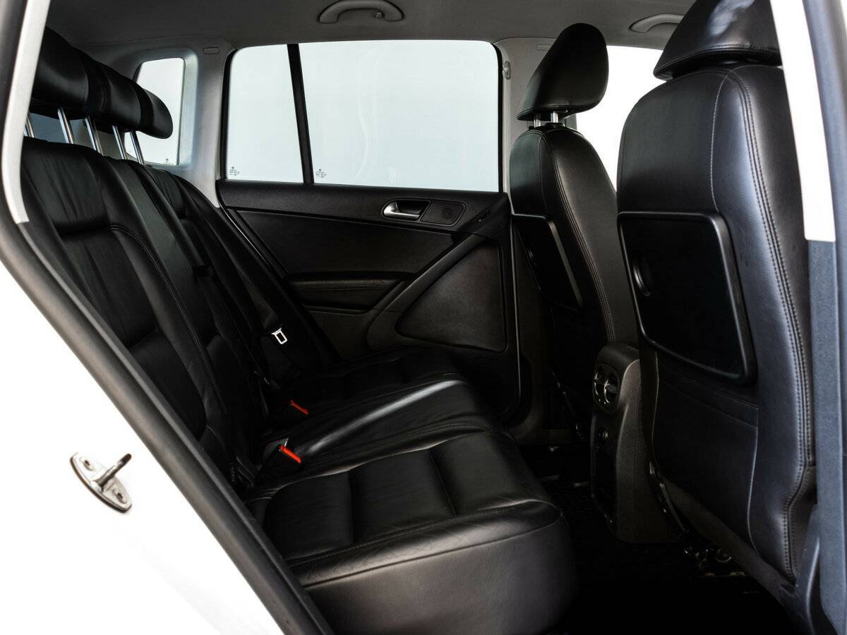 Volkswagen Tiguan с пробегом — 2010 год. Фото: #12
