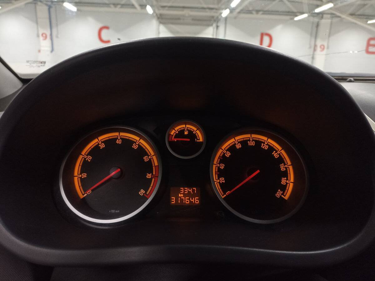 Opel Corsa с пробегом — 2007 год. Фото: #12