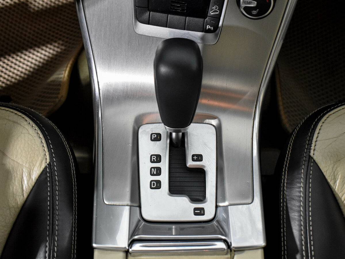 Volvo XC60 с пробегом — 2011 год. Фото: #10