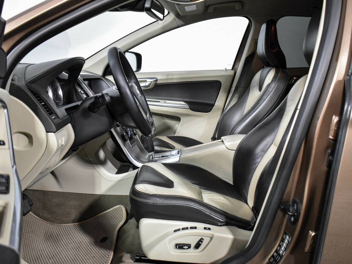 Volvo XC60 с пробегом — 2011 год. Фото: #11