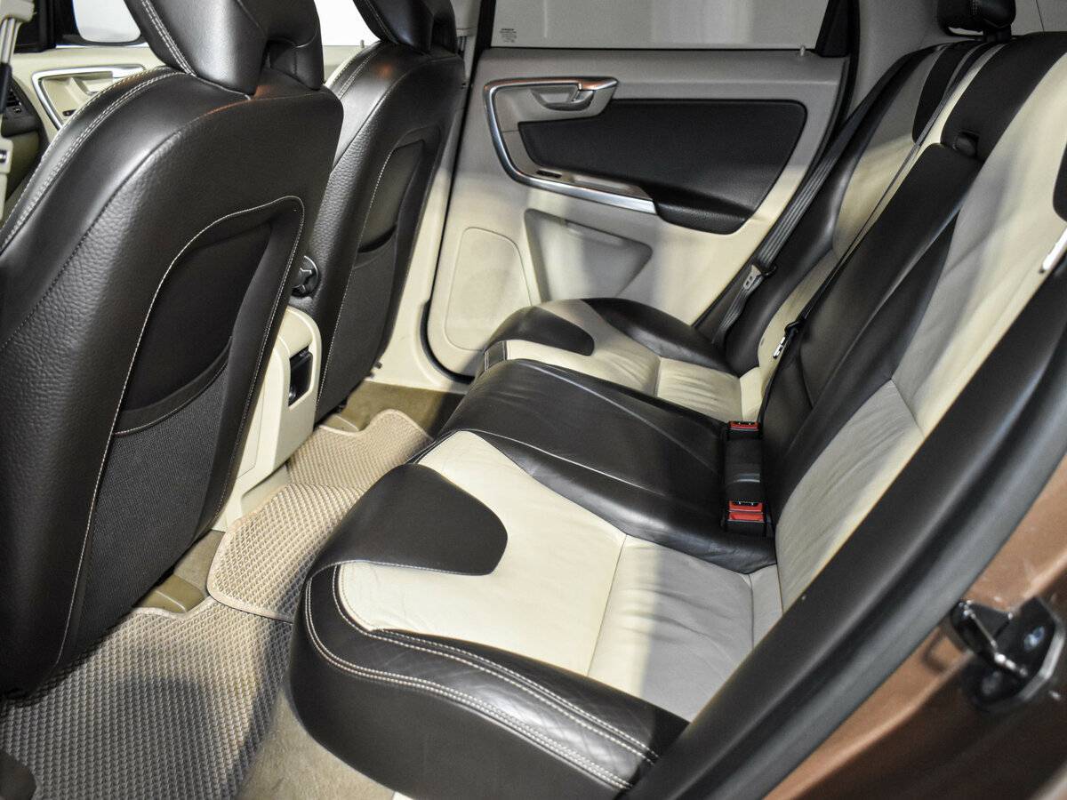 Volvo XC60 с пробегом — 2011 год. Фото: #20