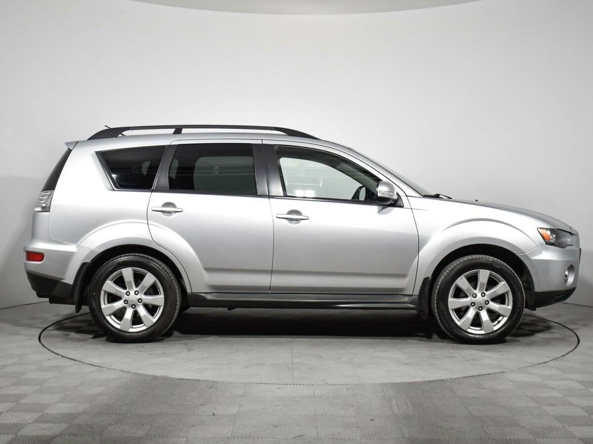 Mitsubishi Outlander с пробегом — 2011 год. Фото: #3