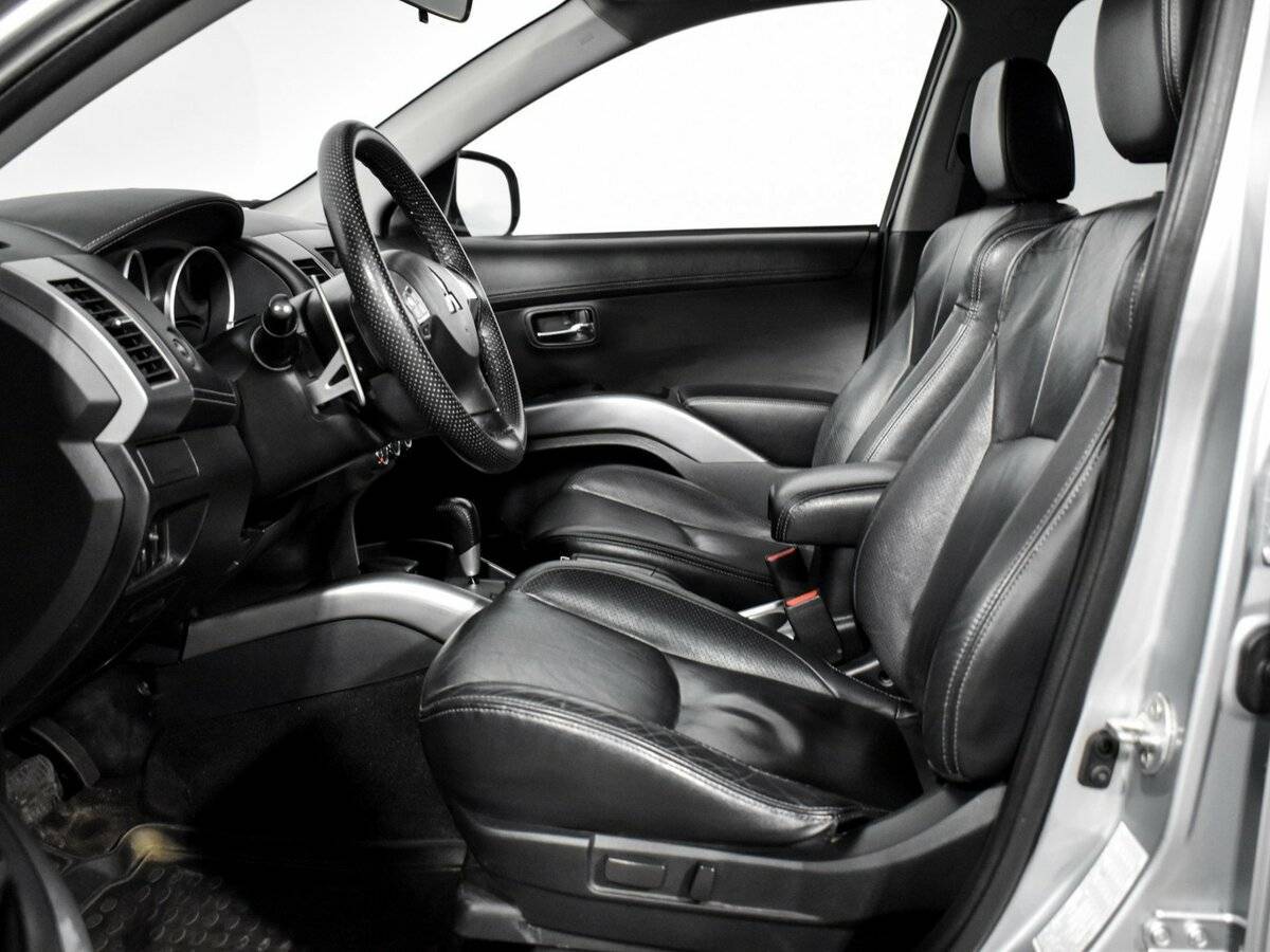 Mitsubishi Outlander с пробегом — 2011 год. Фото: #10