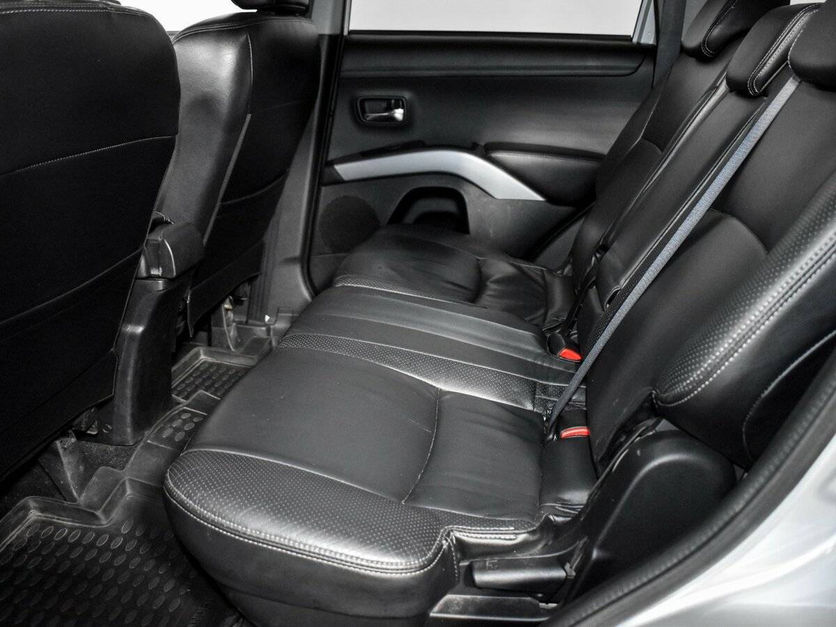 Mitsubishi Outlander с пробегом — 2011 год. Фото: #11