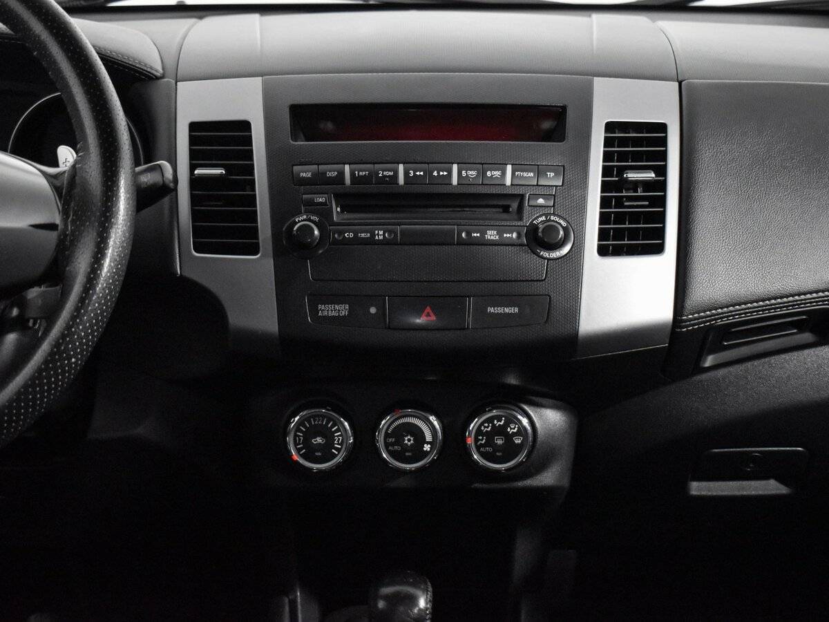 Mitsubishi Outlander с пробегом — 2011 год. Фото: #13