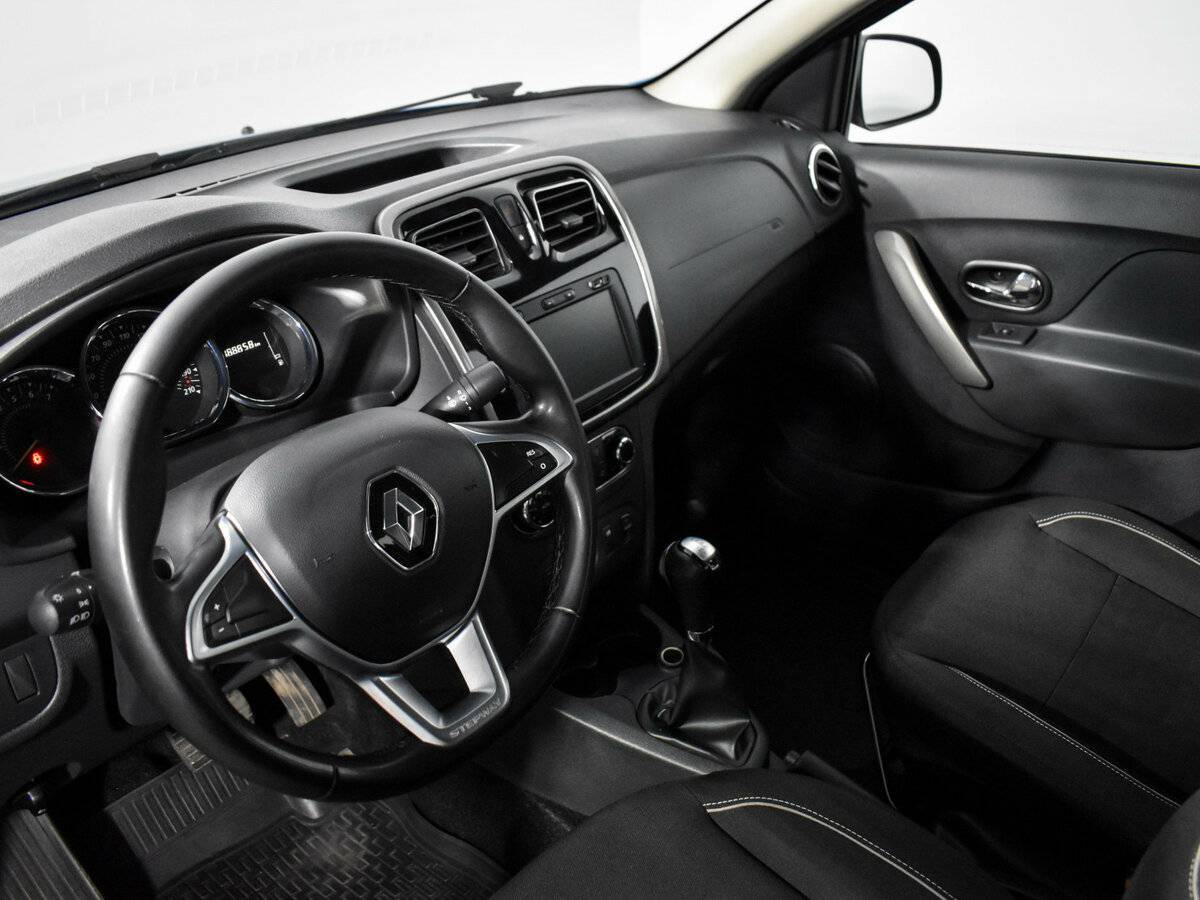 Renault Logan с пробегом — 2019 год. Фото: #8