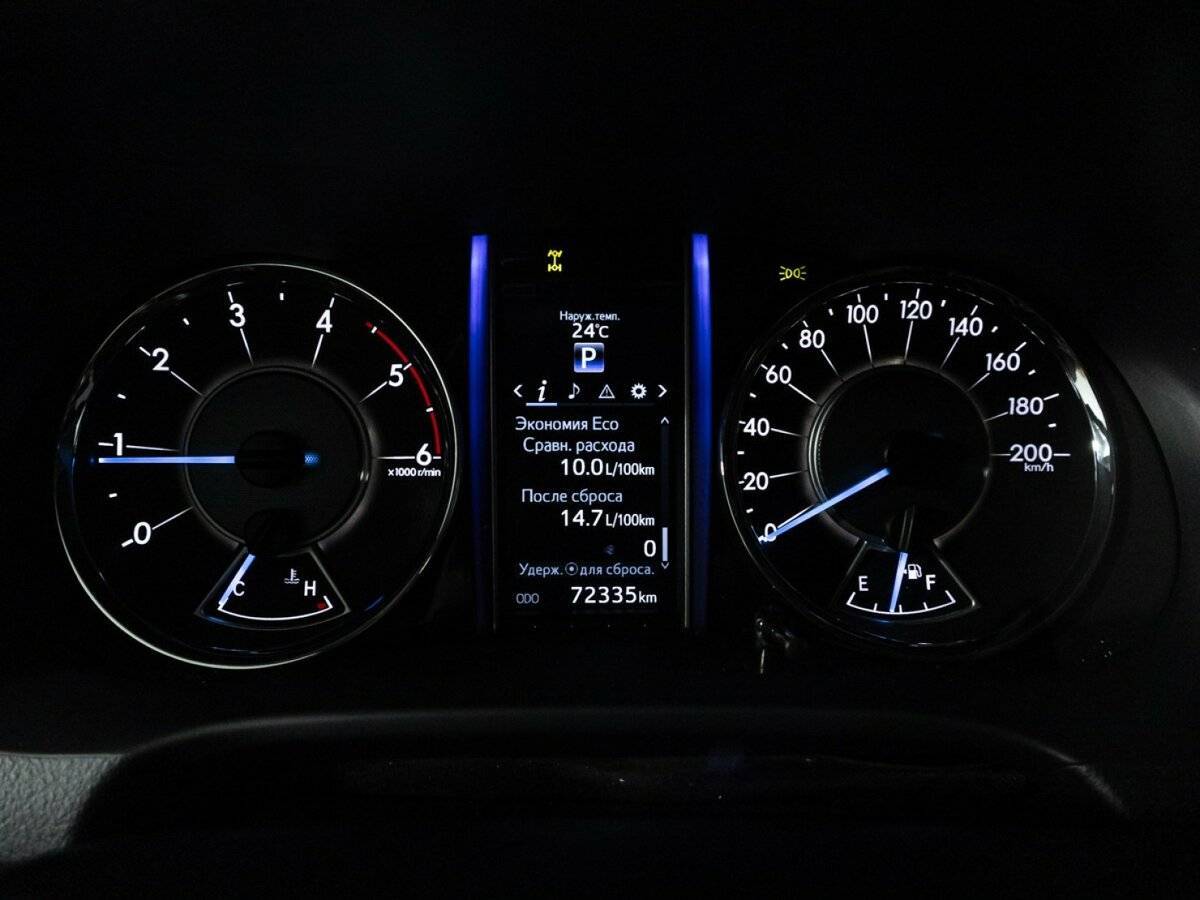 Toyota Fortuner с пробегом — 2017 год. Фото: #11