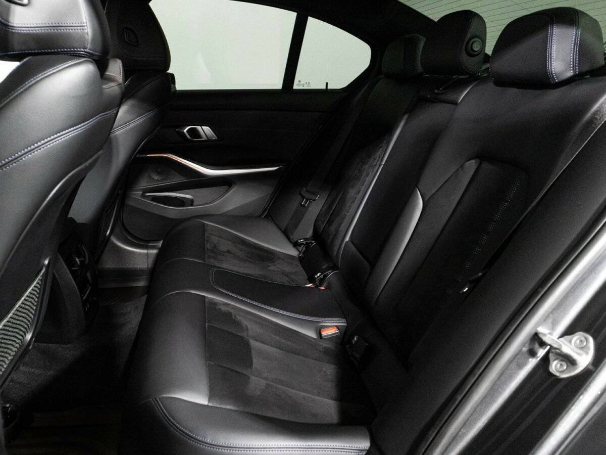 BMW 3 серии с пробегом — 2020 год. Фото: #9