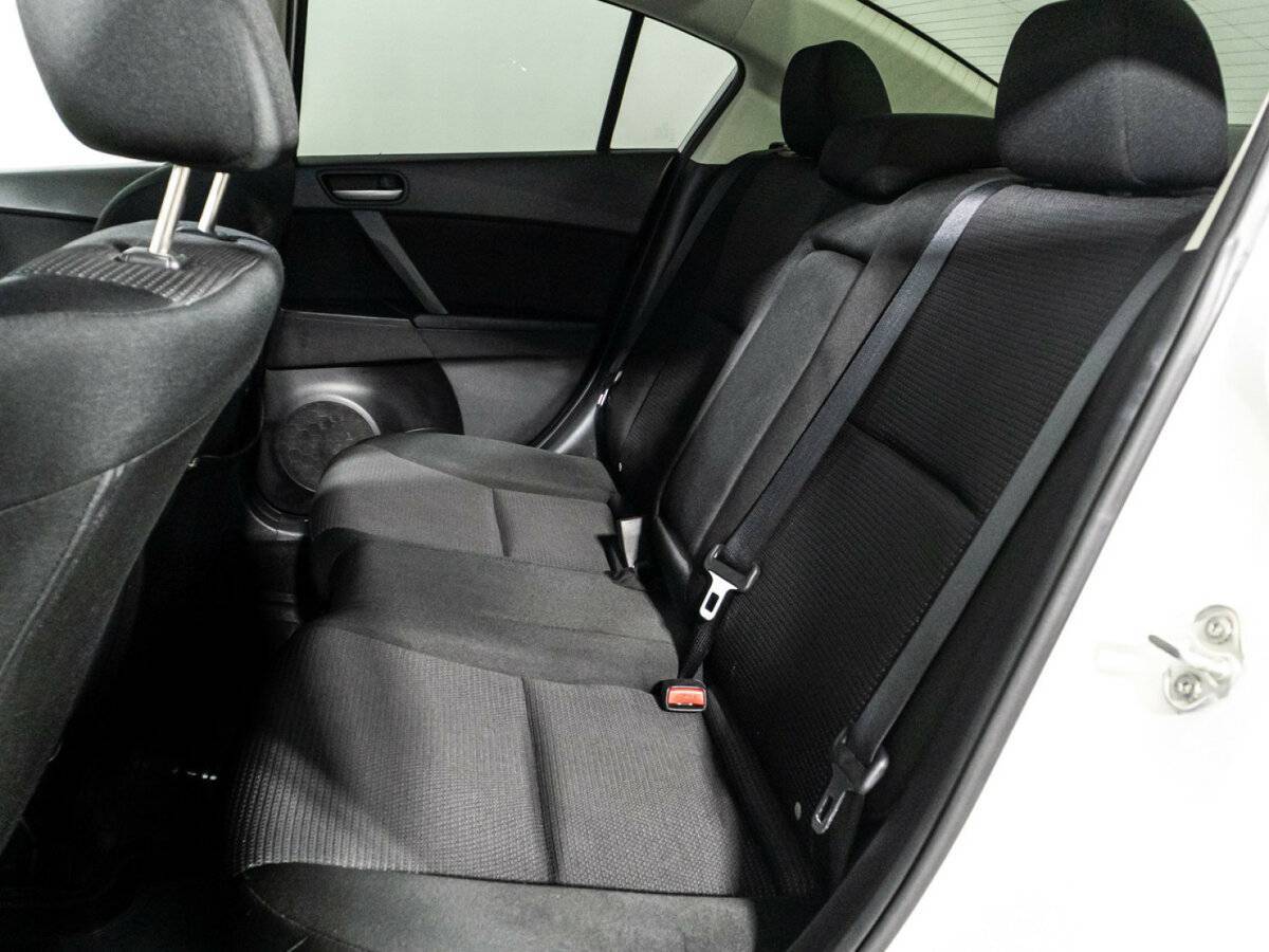 Mazda 3 с пробегом — 2011 год. Фото: #9