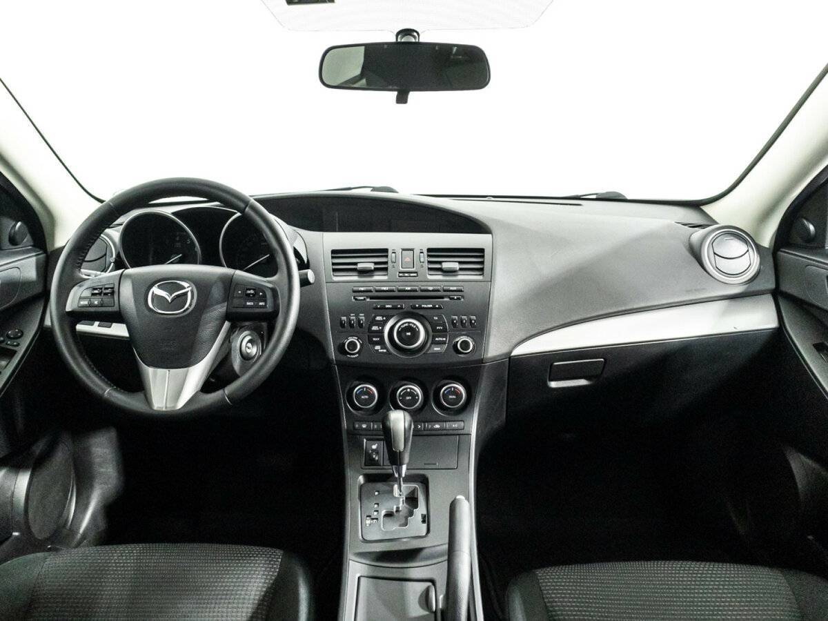 Mazda 3 с пробегом — 2011 год. Фото: #11