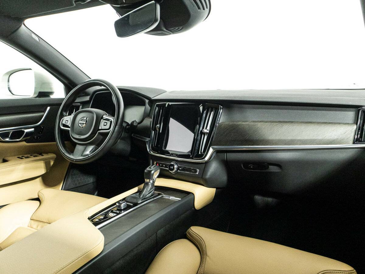 Volvo V90 Cross Country с пробегом — 2017 год. Фото: #8