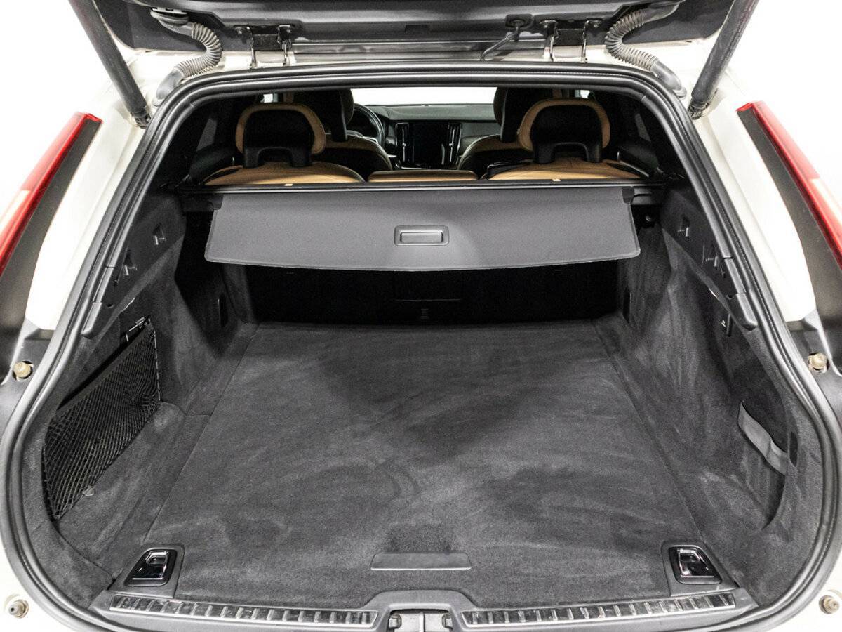 Volvo V90 Cross Country с пробегом — 2017 год. Фото: #13