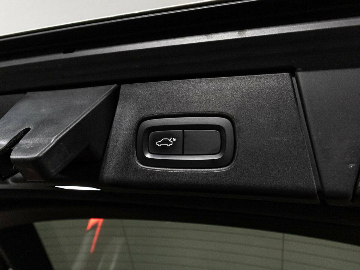 Volvo V90 Cross Country с пробегом — 2017 год. Фото: #14