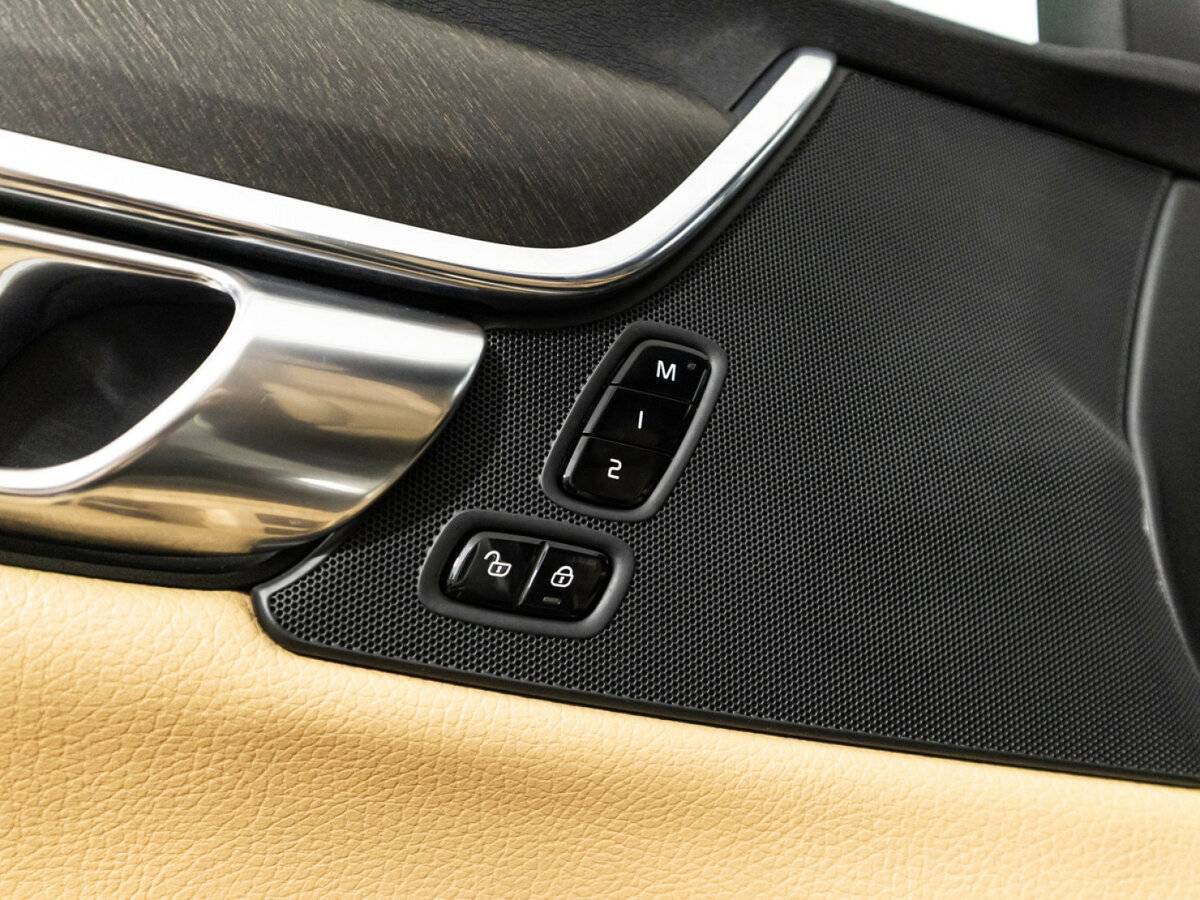 Volvo V90 Cross Country с пробегом — 2017 год. Фото: #16