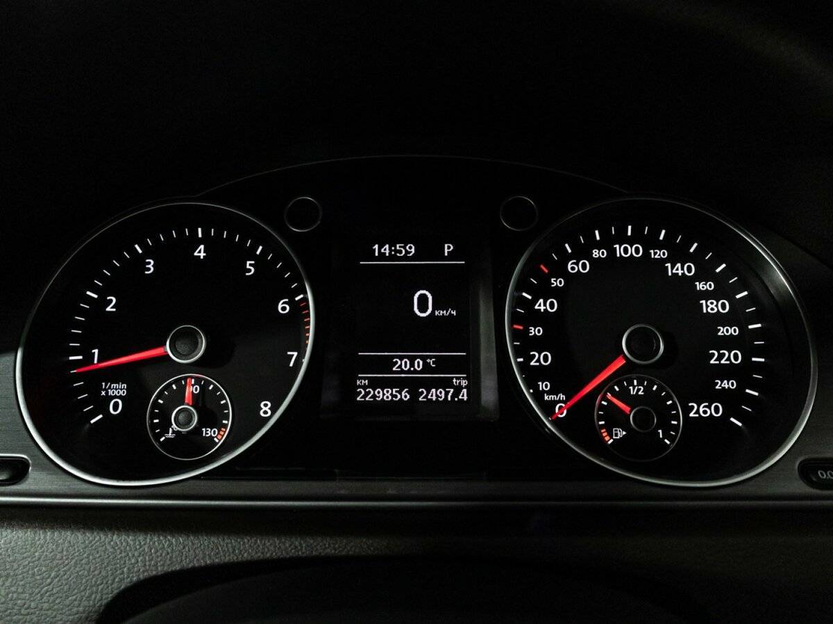 Volkswagen Passat с пробегом — 2011 год. Фото: #11