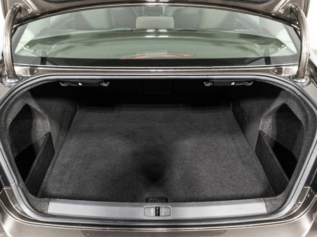 Volkswagen Passat с пробегом — 2011 год. Фото: #14