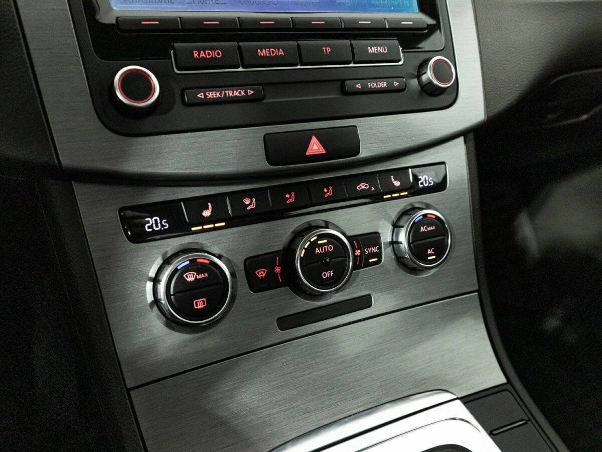 Volkswagen Passat с пробегом — 2011 год. Фото: #16