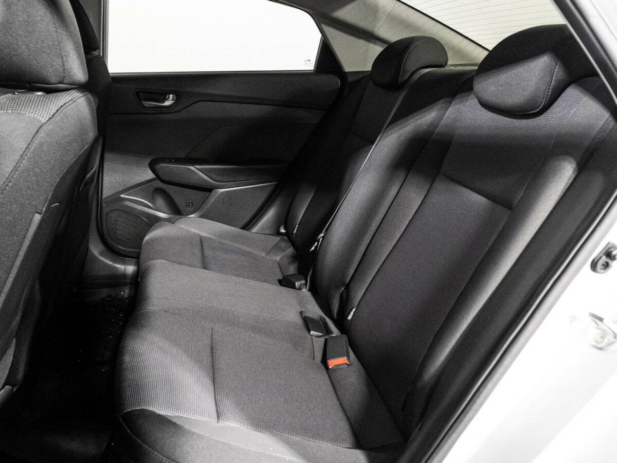 Hyundai Solaris с пробегом — 2017 год. Фото: #9