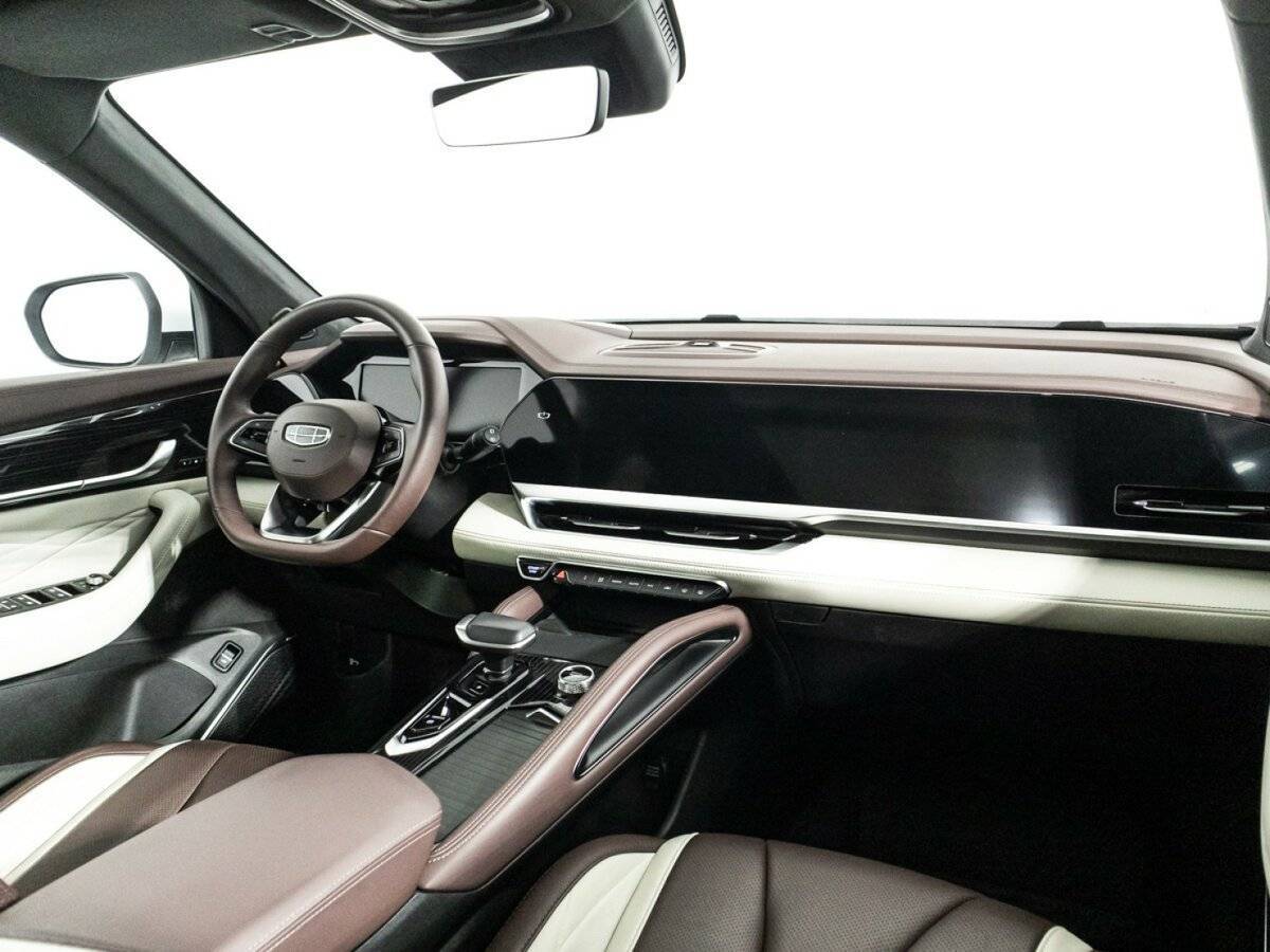 Geely Monjaro с пробегом — 2023 год. Фото: #8