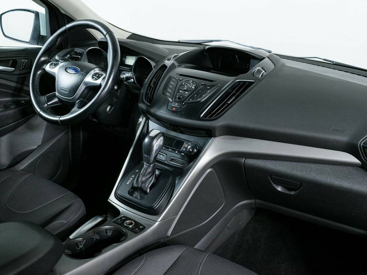 Ford Kuga с пробегом — 2014 год. Фото: #7