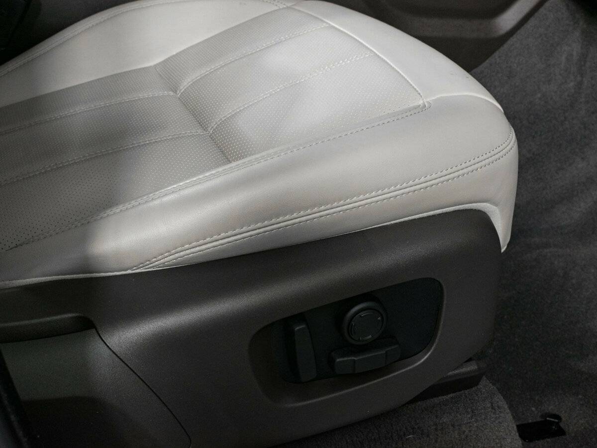 Land Rover Range Rover Sport с пробегом — 2018 год. Фото: #16