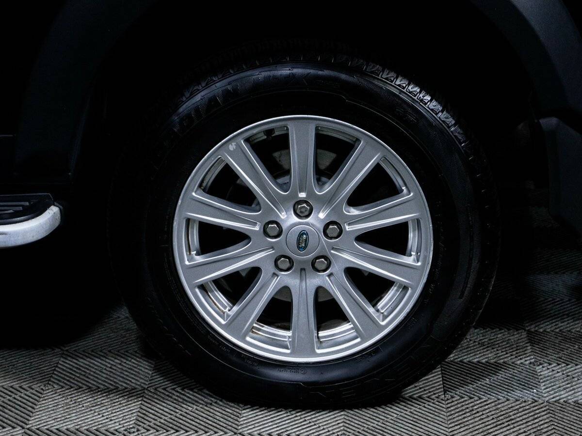 Land Rover Discovery с пробегом — 2009 год. Фото: #14